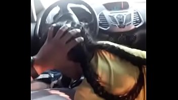 Video sexo oral no carro